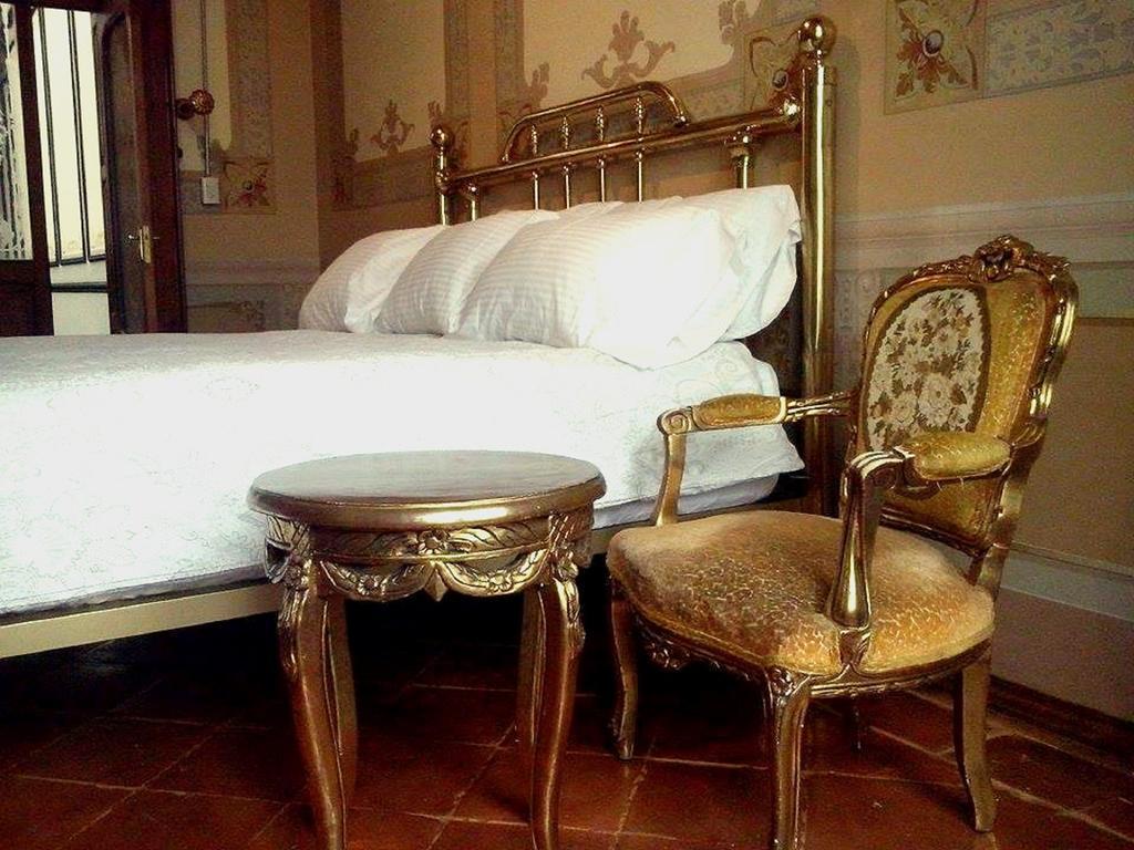 Leonora Hostal Puebla Room photo