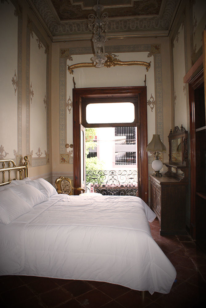 Leonora Hostal Puebla Exterior photo