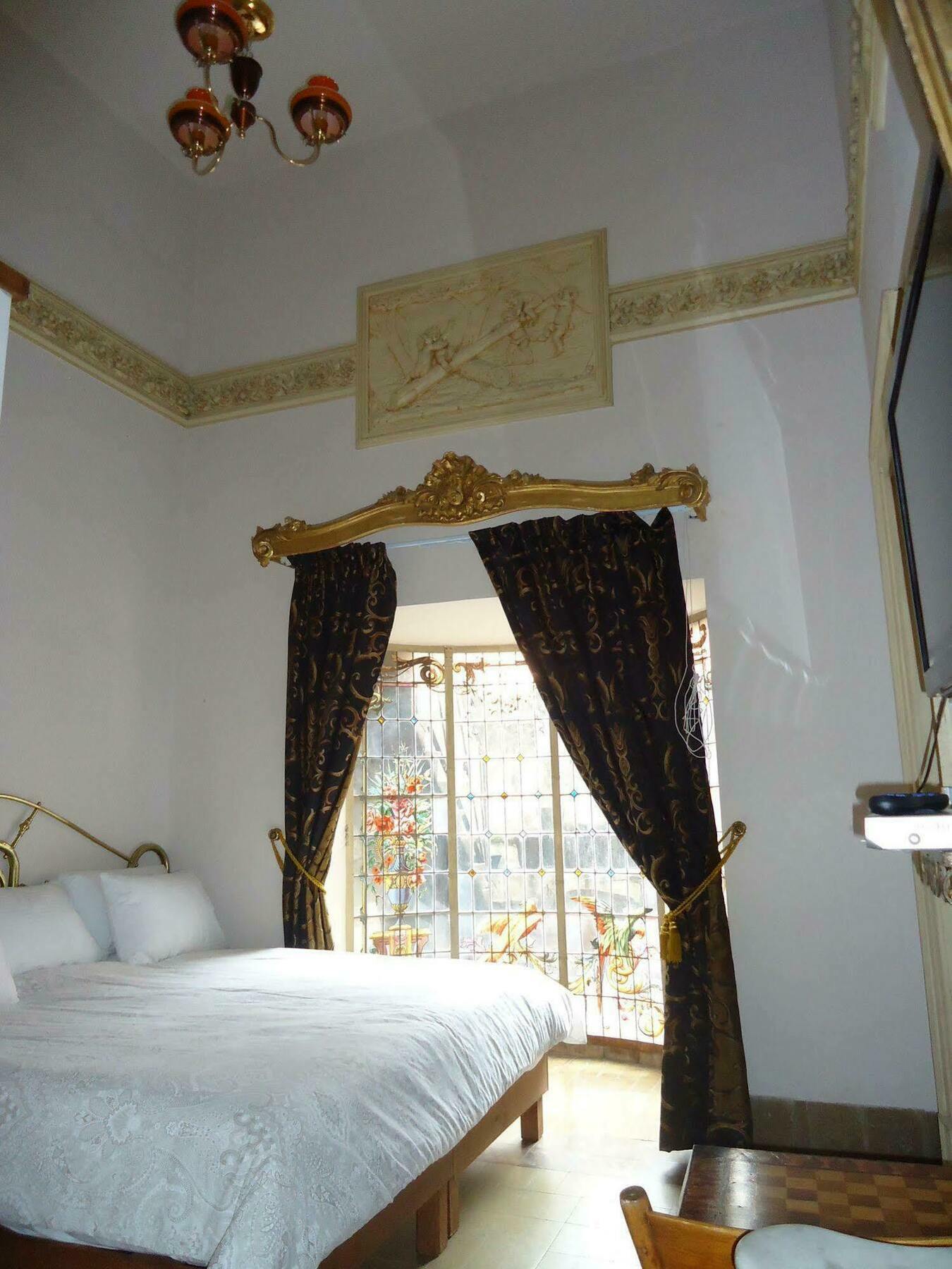 Leonora Hostal Puebla Exterior photo